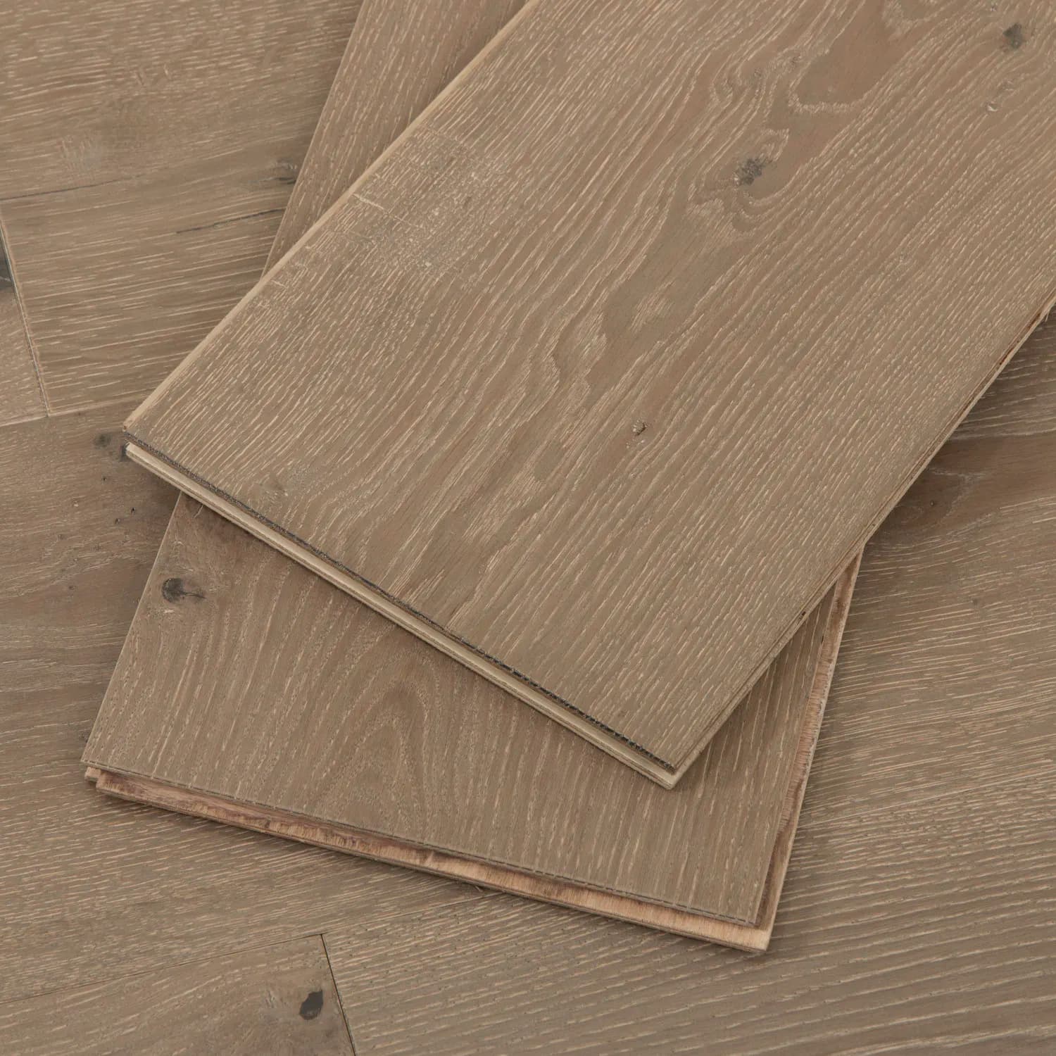 Mendocino Oak Extra Wide T&G Meritage Plank Flooring 34.1 sq. ft/box 86-5/8" x 9-1/2" x 19/32" Random Length material