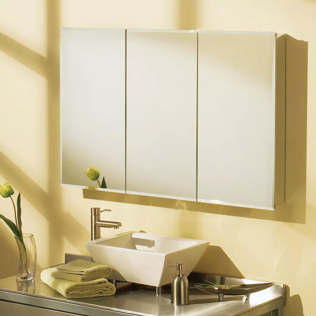 TV3631 Medicine Cabinet in Chrome material