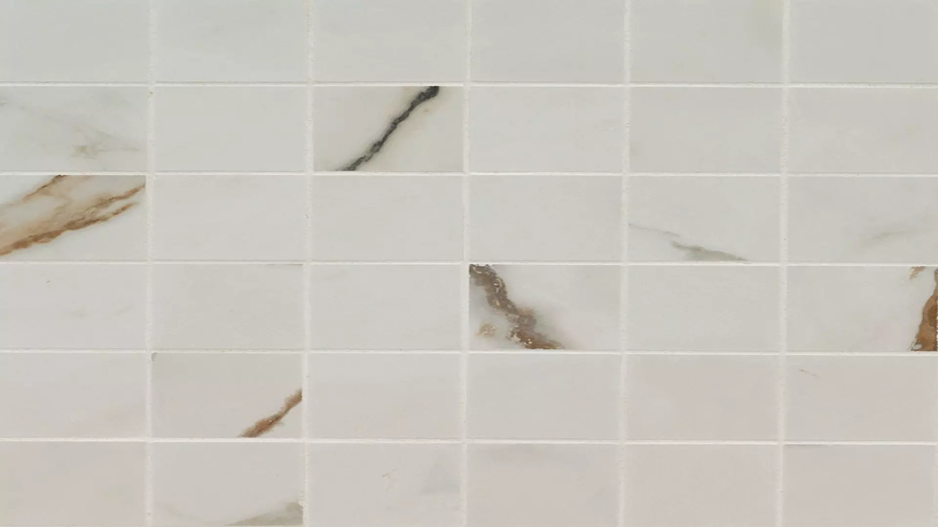 Regallo Calacatta Marbella 2X2 Mosaic material