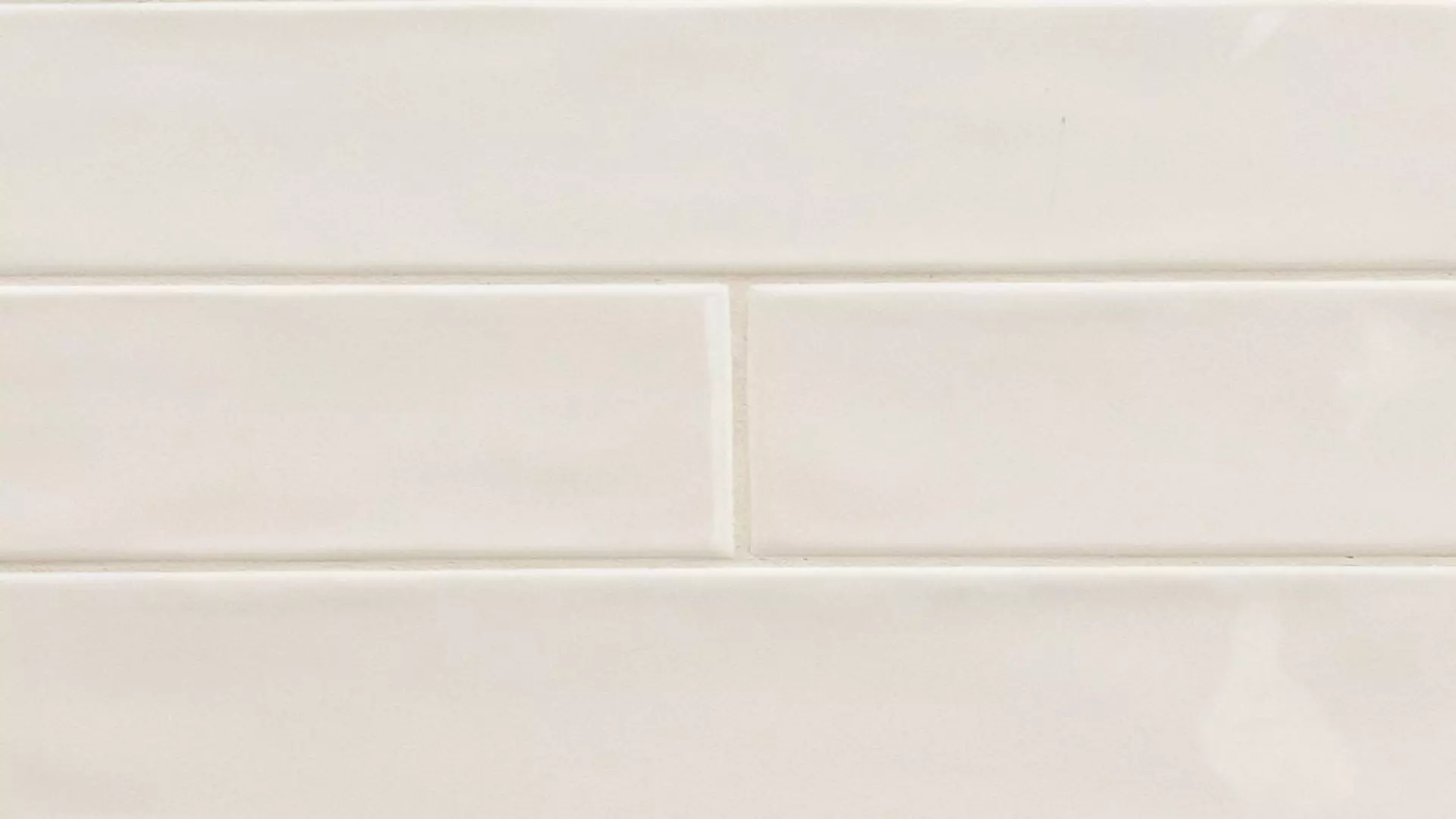 Urbano Crema 4X12 Glossy material